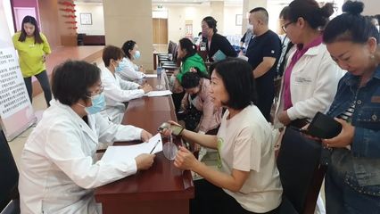 全國(guó)婦聯(lián)“健康中國(guó)·母親行動(dòng)-關(guān)愛女性健康中國(guó)行”走進(jìn)化德縣，助力女性健康素養(yǎng)提升